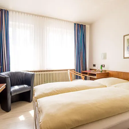 Buschhausen מלון