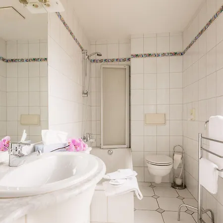 Buschhausen מלון 3*