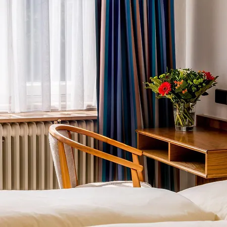 فندق Buschhausen 3*