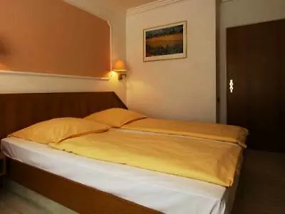 Buschhausen Hotel 3*